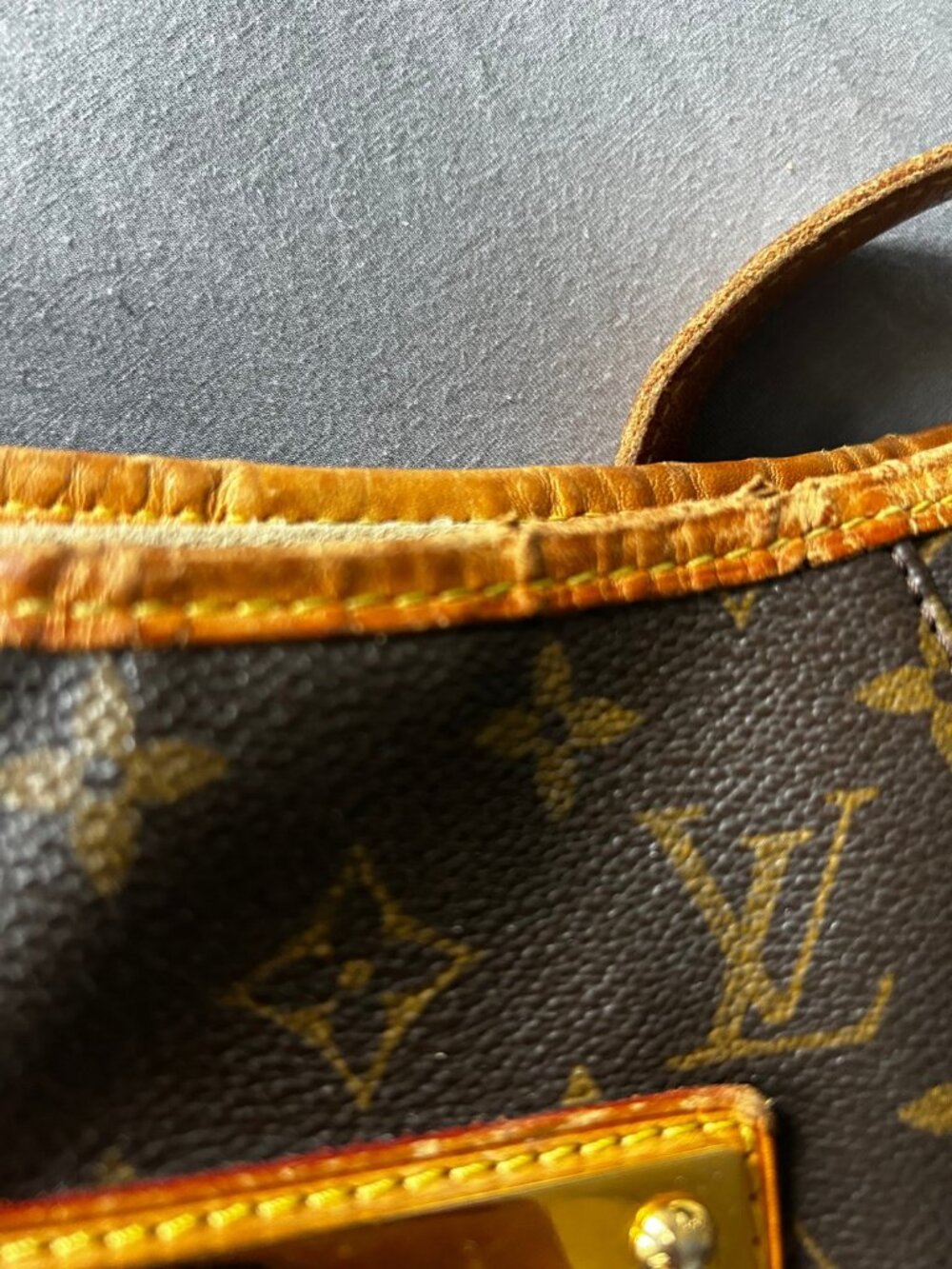 Authentic Louis Vuitton Galliera PM Monogram Shoulder Hobo Bag M56382 - Picture 8 of 16